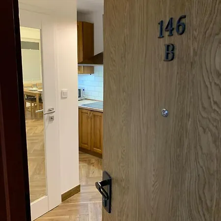 Apartment Close Wola Warschau