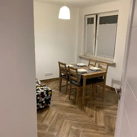 Close Wola Apartment